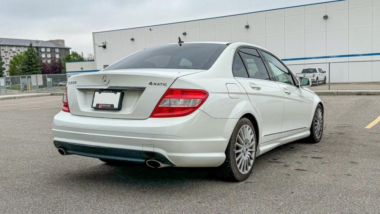 2011 Mercedes-Benz C-Class C250 4Matic | DEMO SPECIAL Photo4