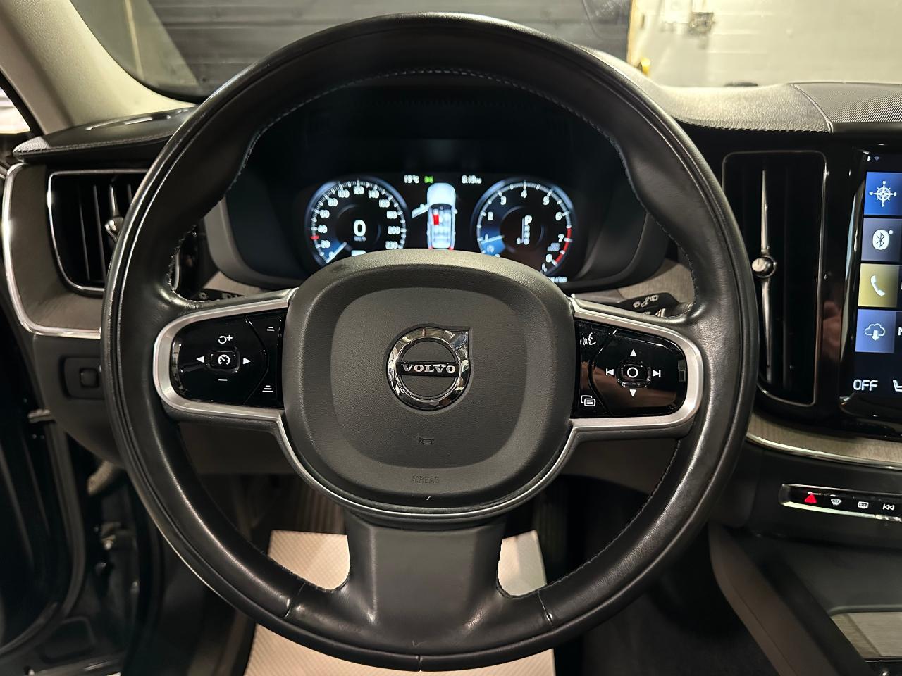 2018 Volvo XC60 T6 AWD | INSCRIPTION/POLSTAR 420 HP | NO ACCIDENTS - Photo #15