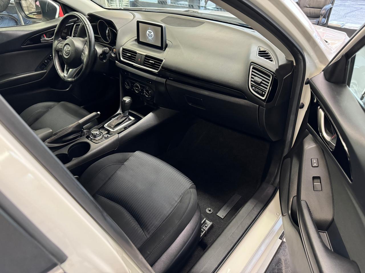2016 Mazda MAZDA3 GS+New Brakes+Camera+Heated Seats+A/C+CLEAN CARFAX - Photo #21
