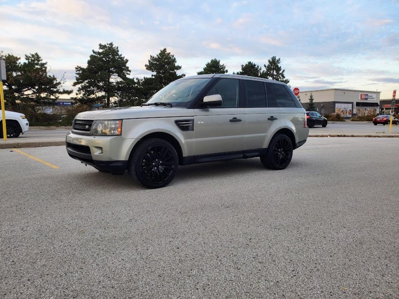 Used 2011 Land Rover Range Rover Sport 4WD,NO ACCIDENT,REAR CAM, NAVIGATION,CERTTIFIED for sale in Mississauga, ON