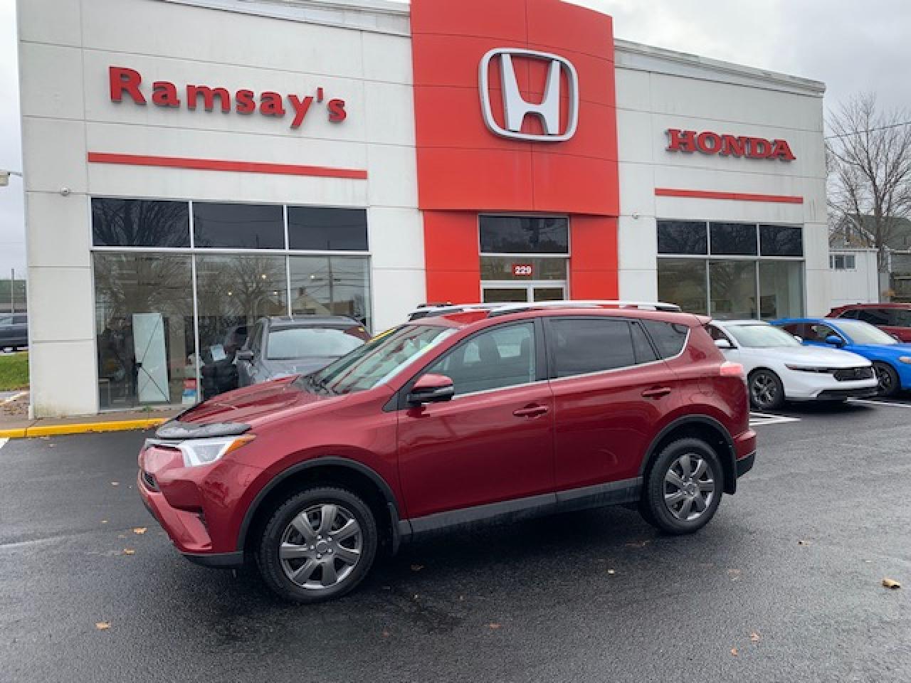 2018 Toyota RAV4 LE Photo12
