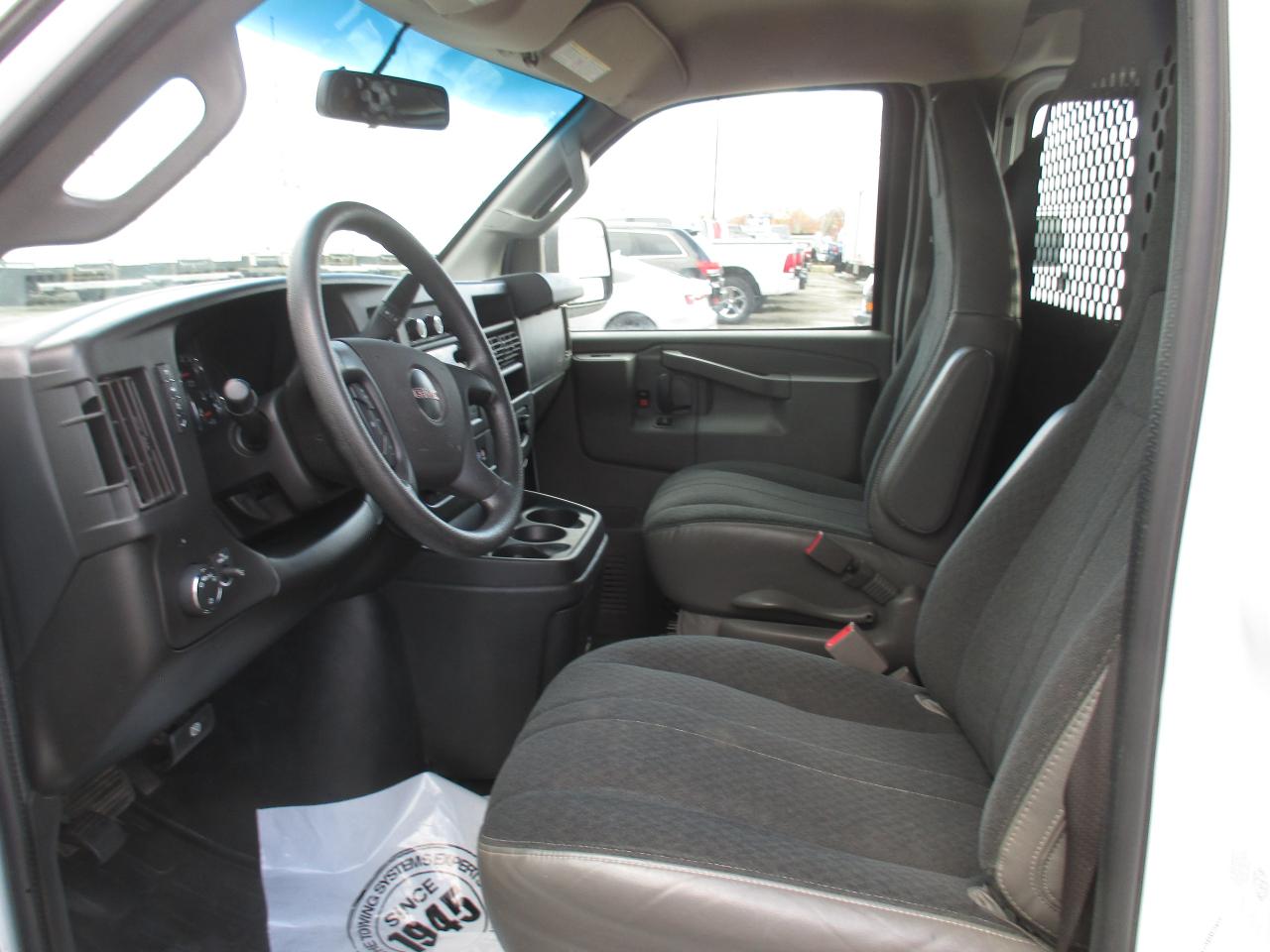 2021 GMC Savana RWD 2500 135" - Photo #8