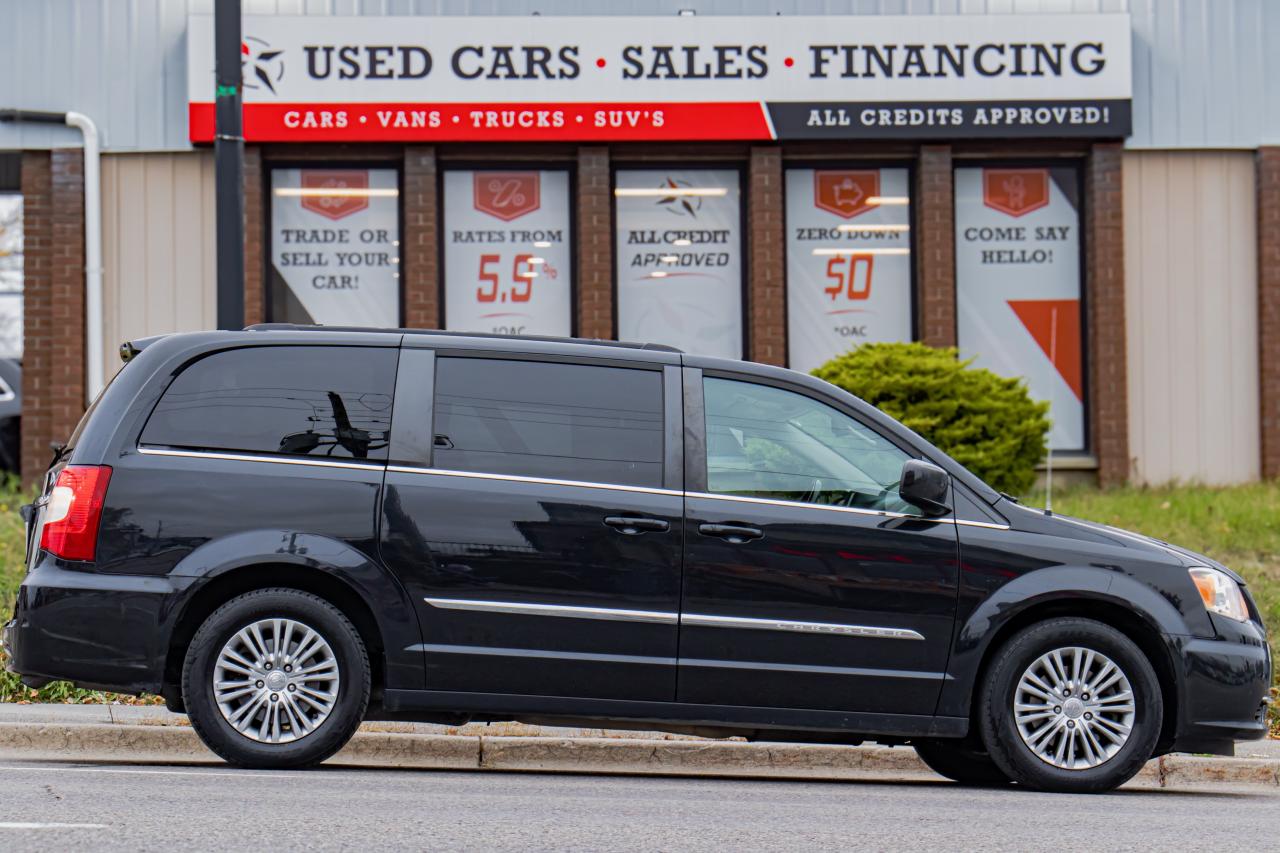 Used 2016 Chrysler Town & Country Touring | Leather | 2x DVD | Cam | Alloys ++ for sale in Oshawa, ON