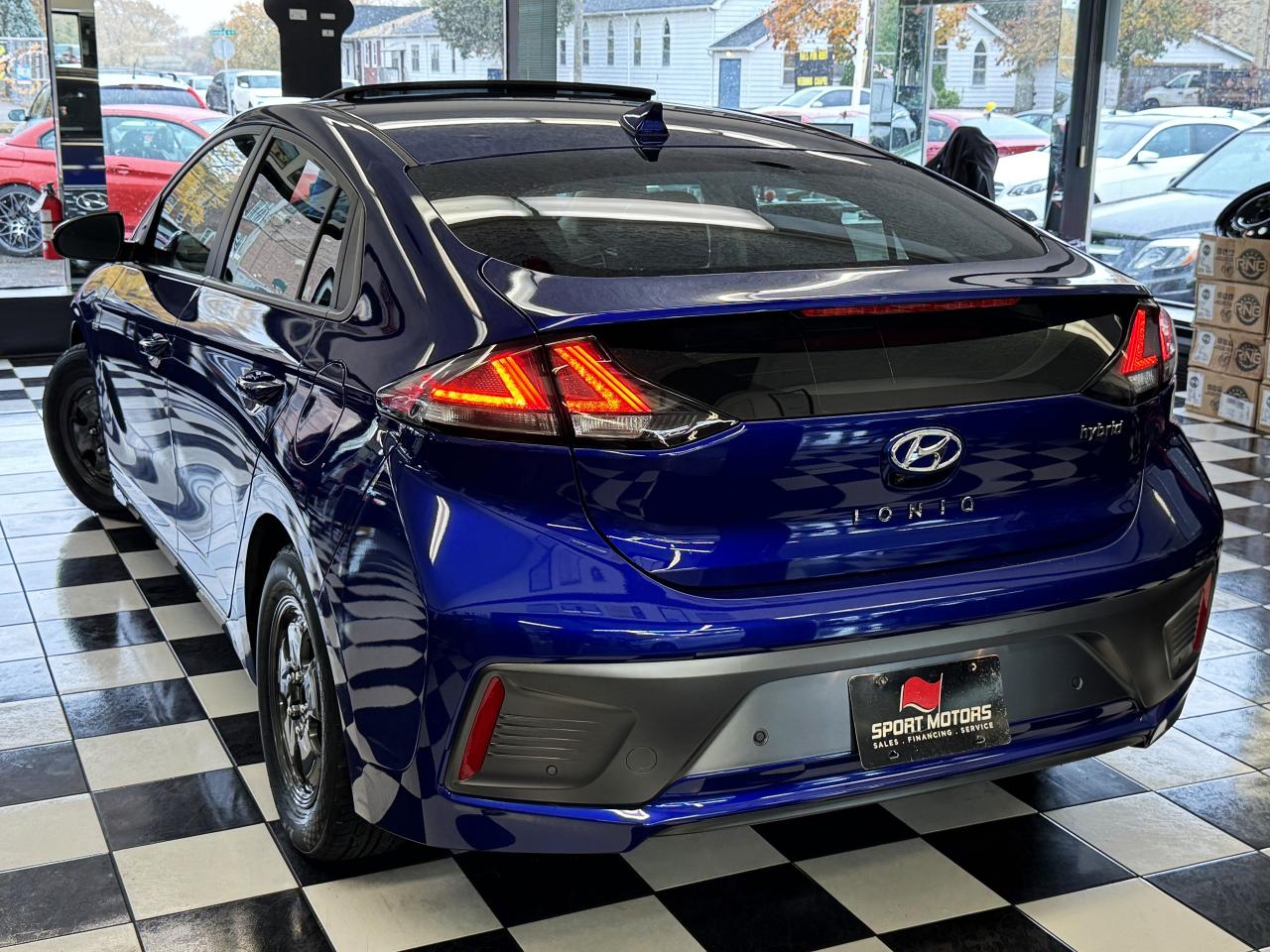 2020 Hyundai IONIQ Hybrid Preferred+LEDs+Lane Keep+Sunroof+New Tires - Photo #16