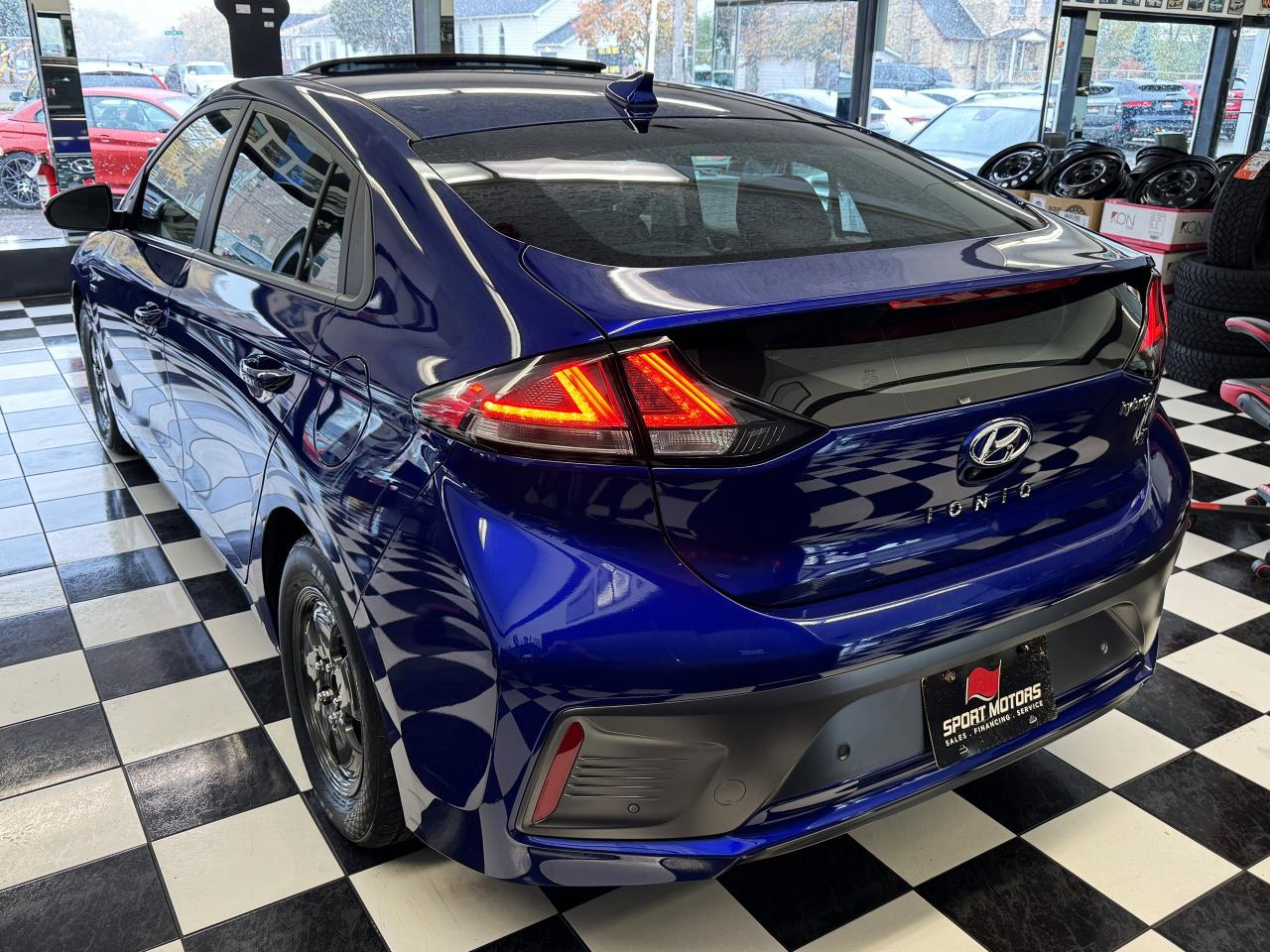 2020 Hyundai IONIQ Hybrid Preferred+LEDs+Lane Keep+Sunroof+New Tires - Photo #2