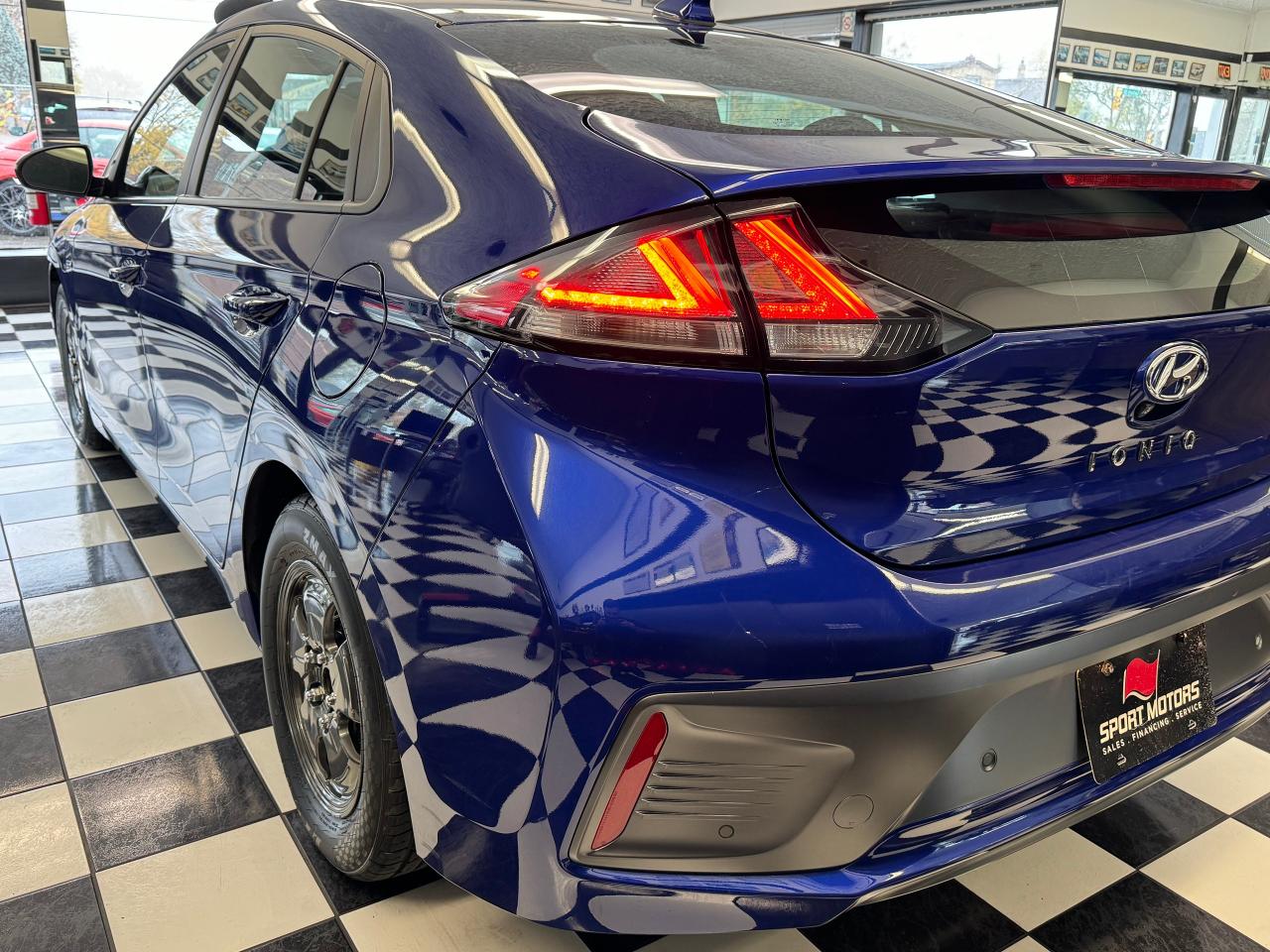 2020 Hyundai IONIQ Hybrid Preferred+LEDs+Lane Keep+Sunroof+New Tires - Photo #40