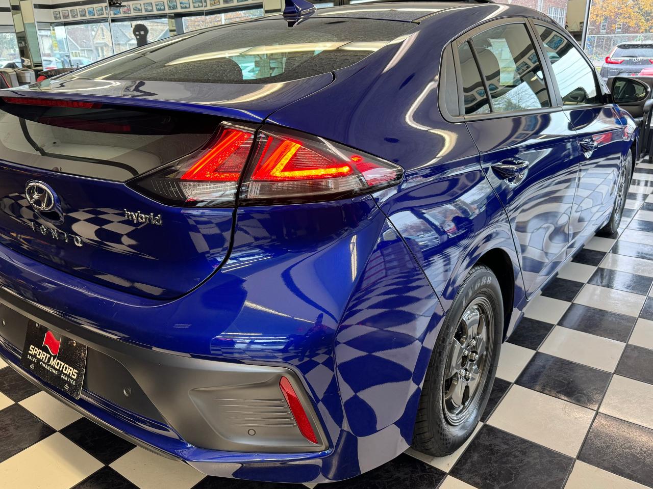 2020 Hyundai IONIQ Hybrid Preferred+LEDs+Lane Keep+Sunroof+New Tires - Photo #41