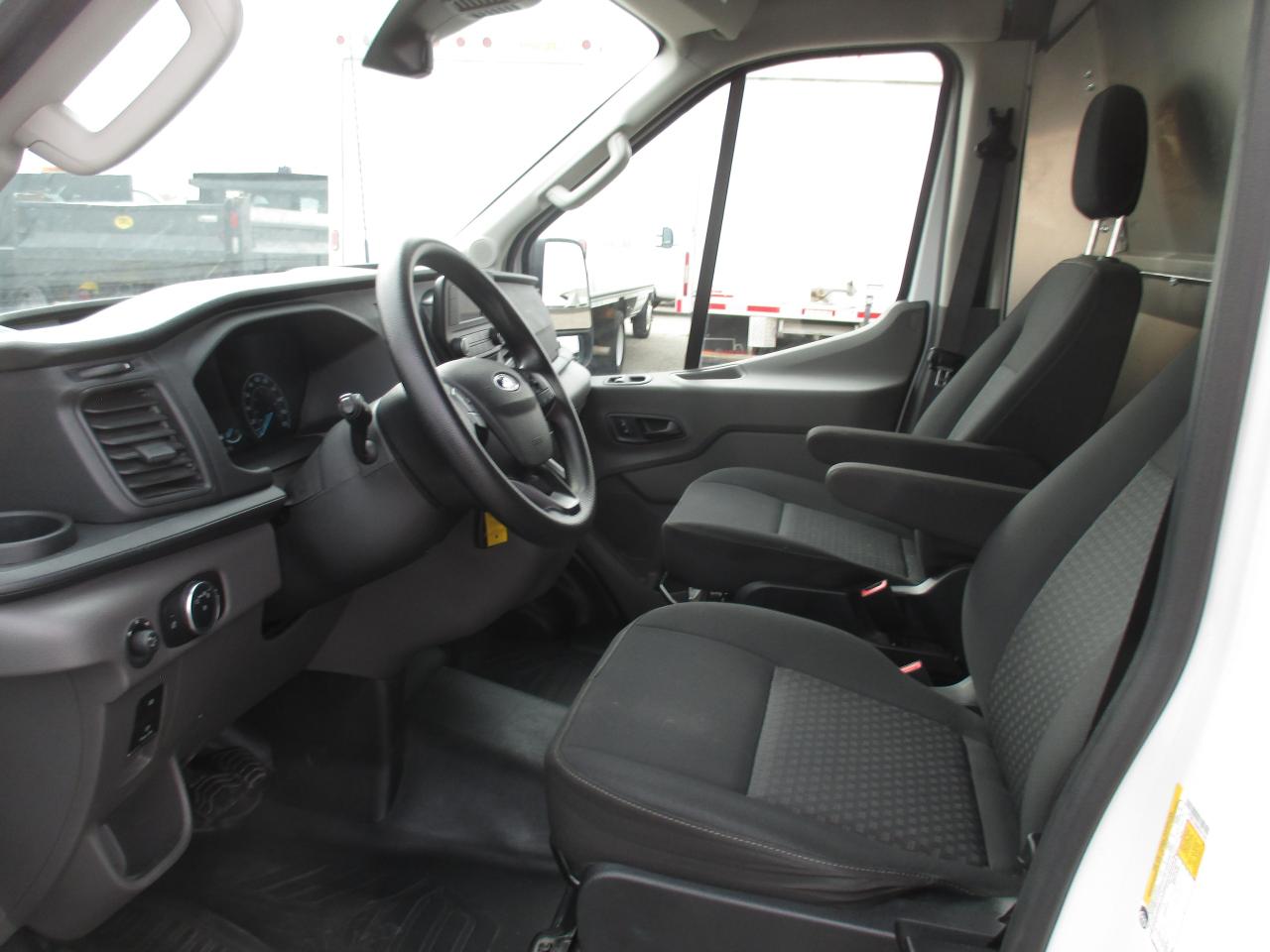 2021 Ford Transit 250 T-250 148" Hi Rf 9070 GVWR RWD - Photo #10