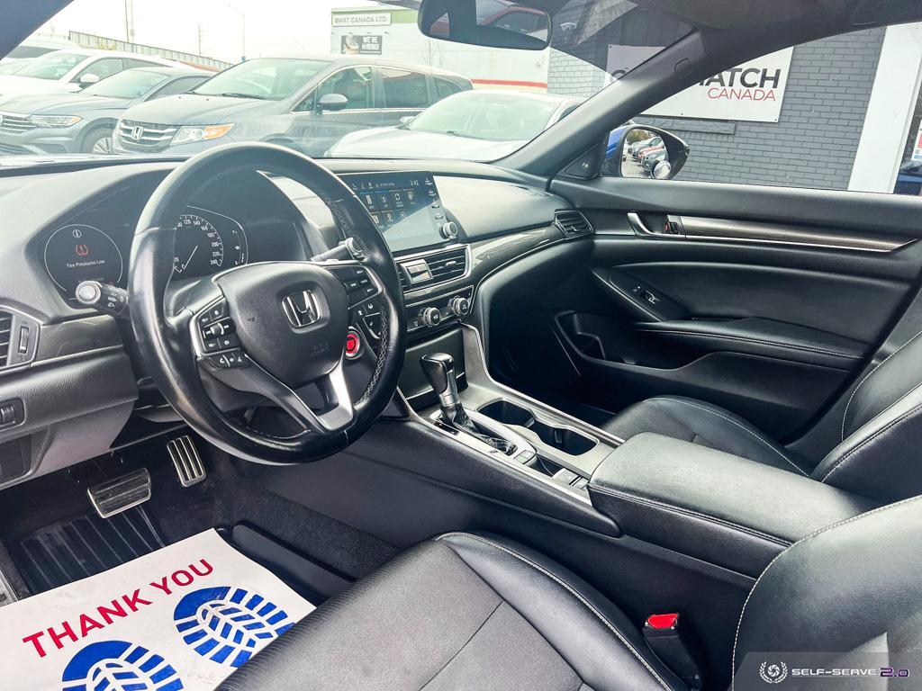2018 Honda Accord SPORT / SUNROOF / REVERSE CAM / NO ACCIDENTS - Photo #10