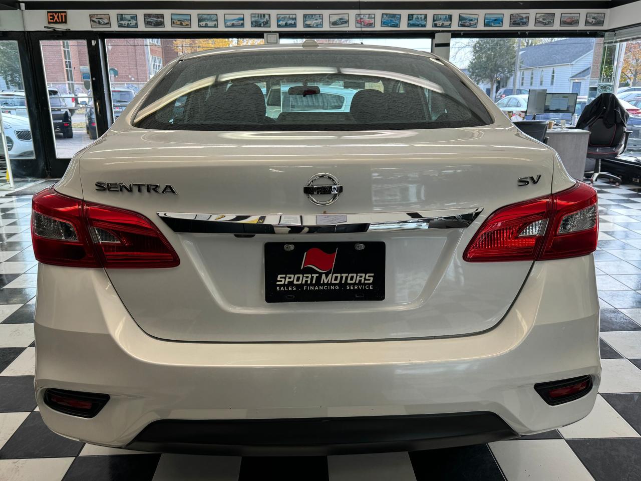 2016 Nissan Sentra SV+Sunroof+Camera+Heated Seats+CLEAN CARFAX Photo3