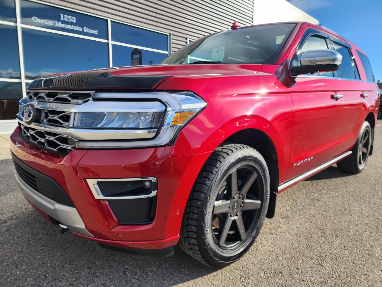 Used 2022 Ford Expedition Platinum 2 SETS OF TIRES AND RIMS INCLUDED for sale in Pincher Creek, AB