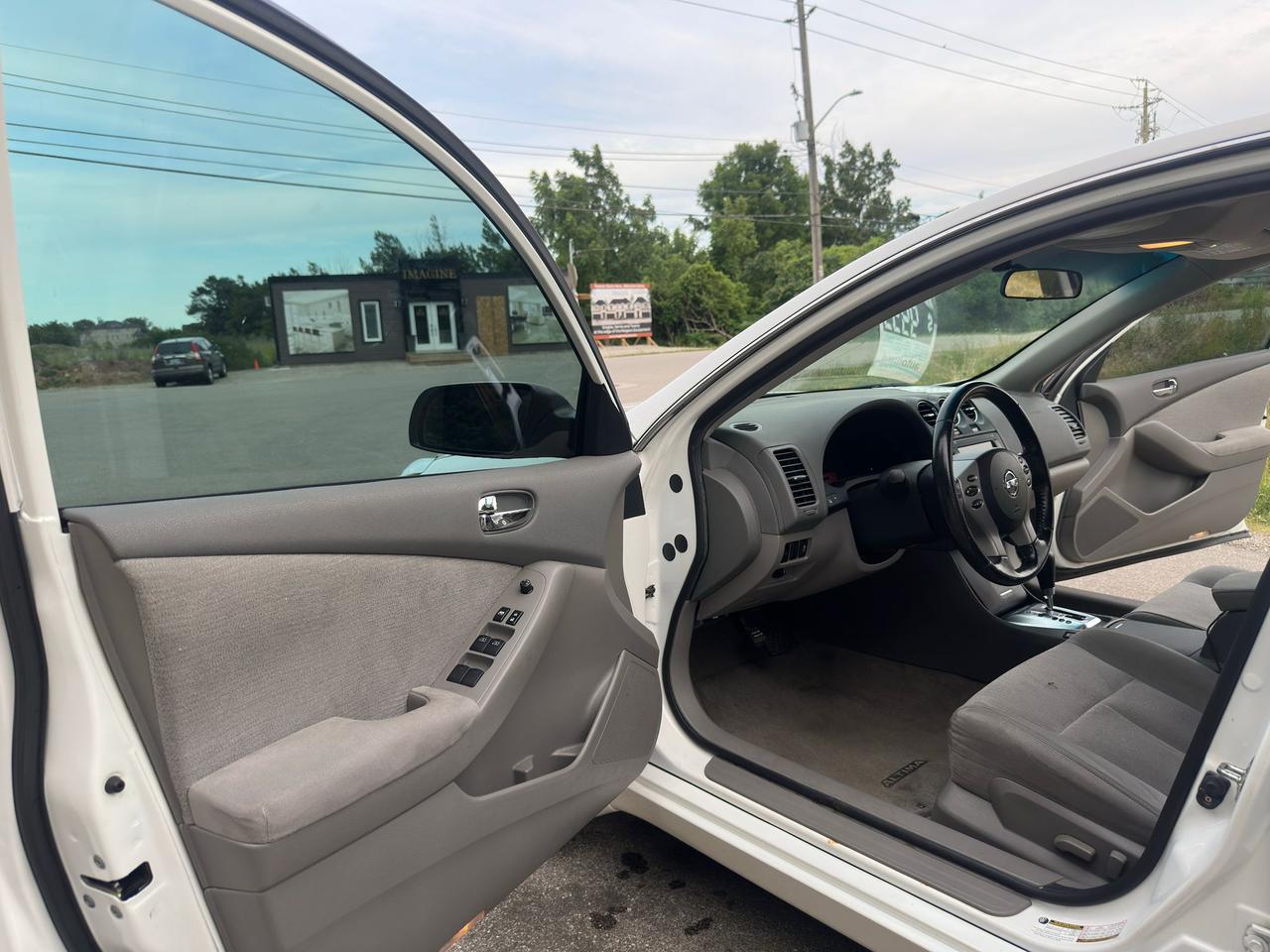 2012 Nissan Altima 4dr Sdn V6 CVT 3.5 SR Photo