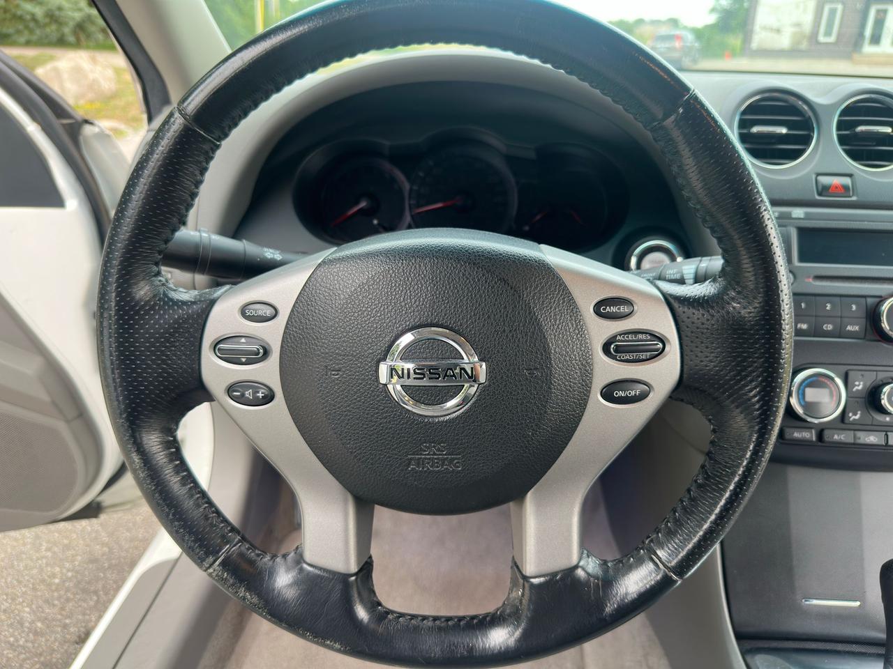 2012 Nissan Altima 4dr Sdn V6 CVT 3.5 SR Photo