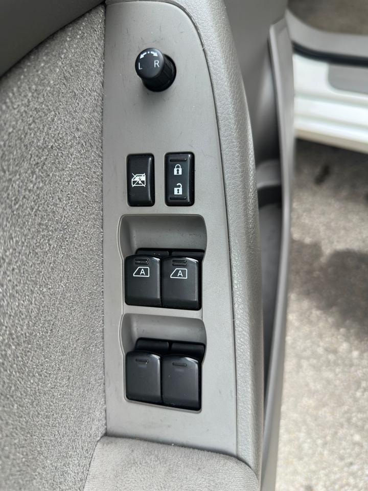 2012 Nissan Altima 4dr Sdn V6 CVT 3.5 SR Photo