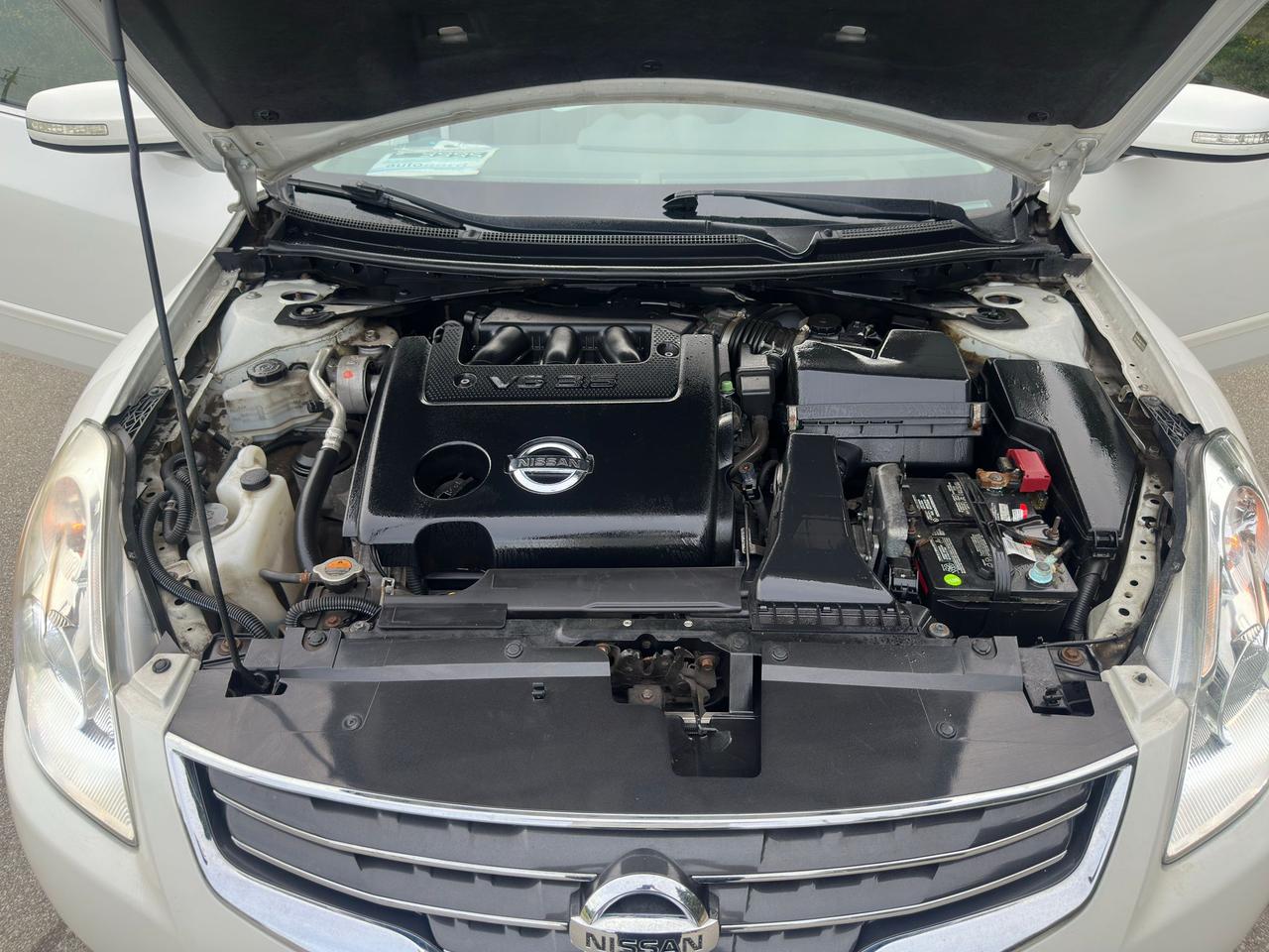 2012 Nissan Altima 4dr Sdn V6 CVT 3.5 SR Photo