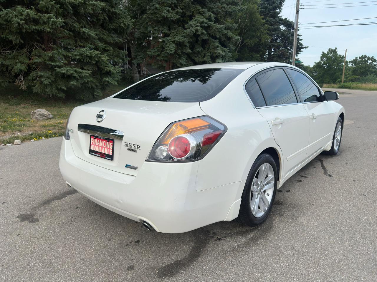 2012 Nissan Altima 4dr Sdn V6 CVT 3.5 SR Photo