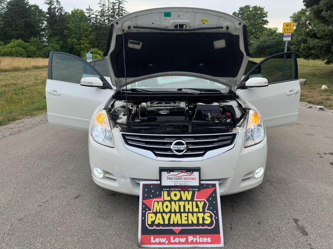 2012 Nissan Altima 4dr Sdn V6 CVT 3.5 SR Photo