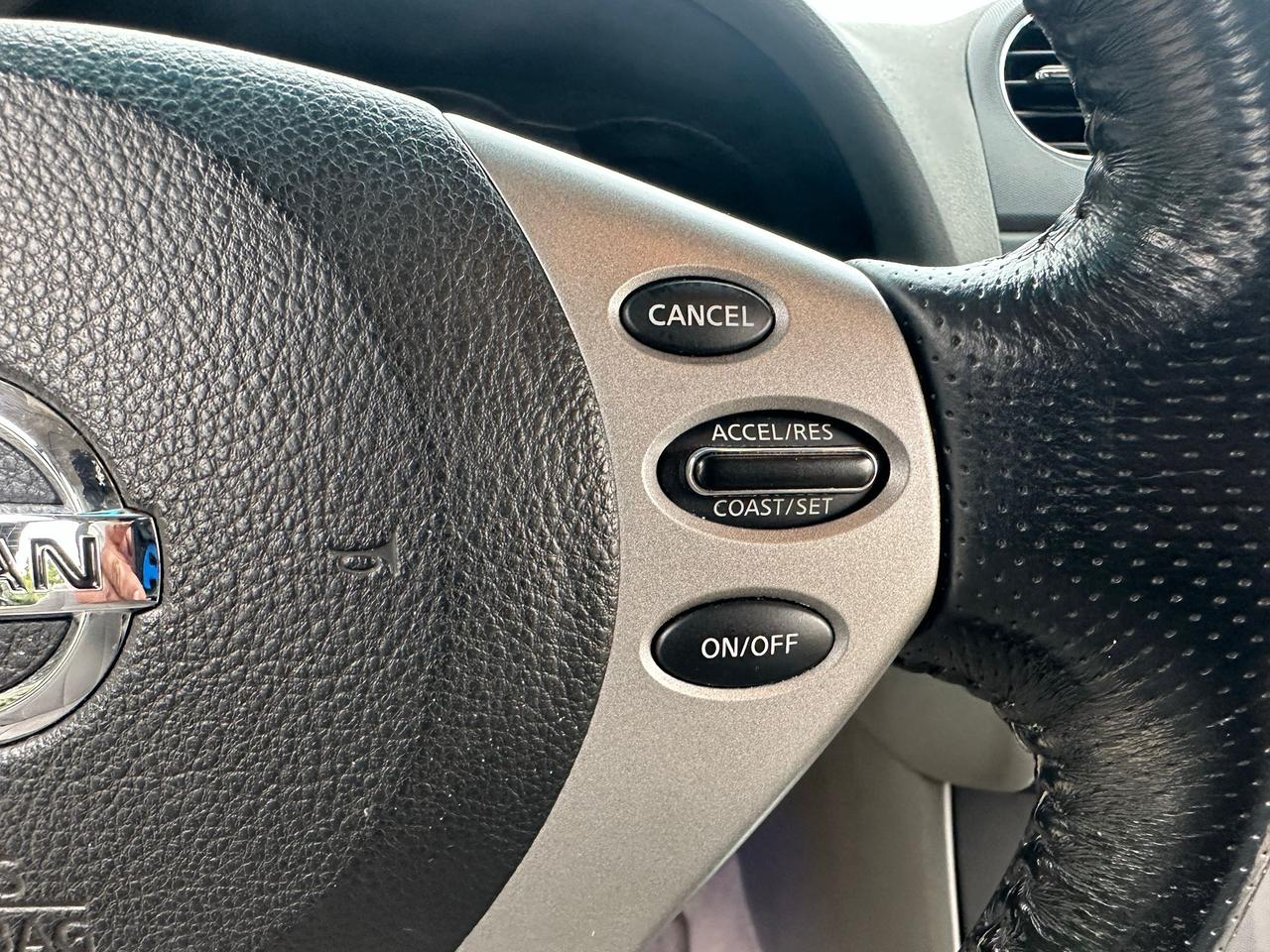 2012 Nissan Altima 4dr Sdn V6 CVT 3.5 SR Photo