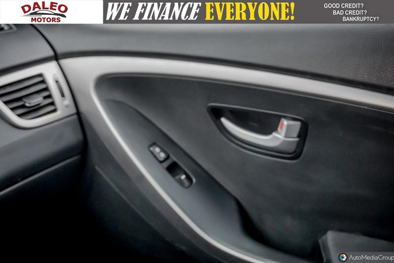 2017 Hyundai Elantra GT HATCHBACK / PANO SUNROOF / H. SEATS / LOW KMS Photo