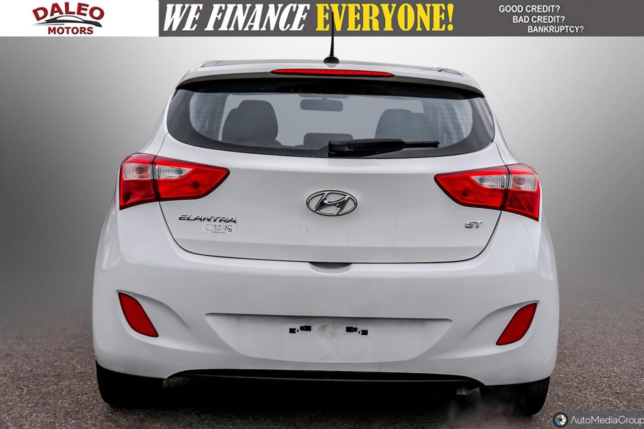 2017 Hyundai Elantra GT HATCHBACK / PANO SUNROOF / H. SEATS / LOW KMS Photo