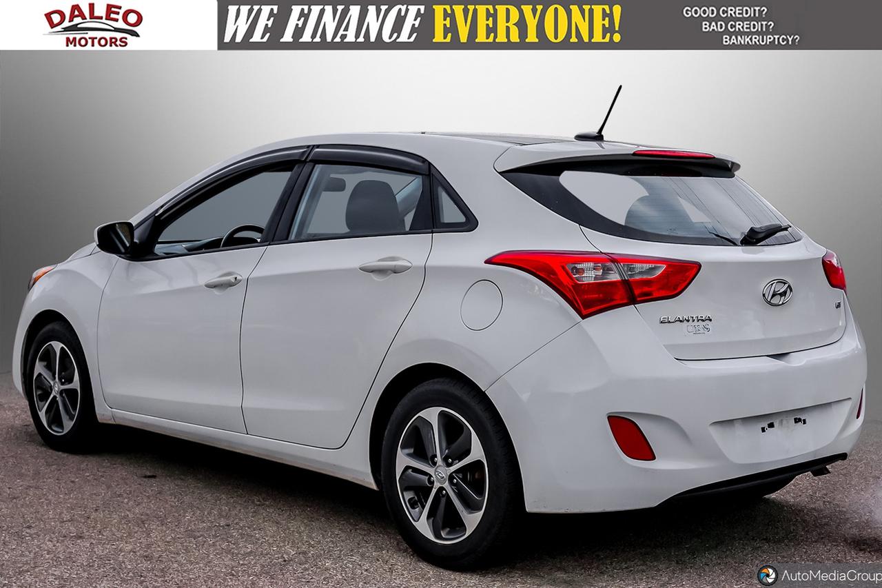 2017 Hyundai Elantra GT HATCHBACK / PANO SUNROOF / H. SEATS / LOW KMS Photo8
