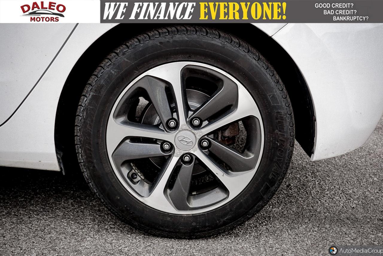 2017 Hyundai Elantra GT HATCHBACK / PANO SUNROOF / H. SEATS / LOW KMS Photo