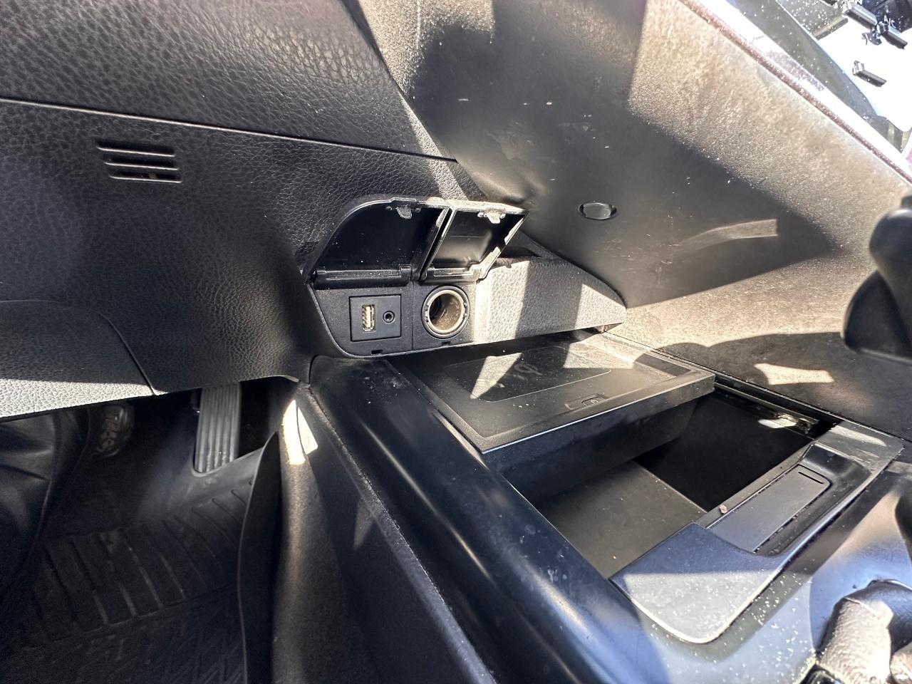 2019 Toyota Camry XSE Auto - Photo #23