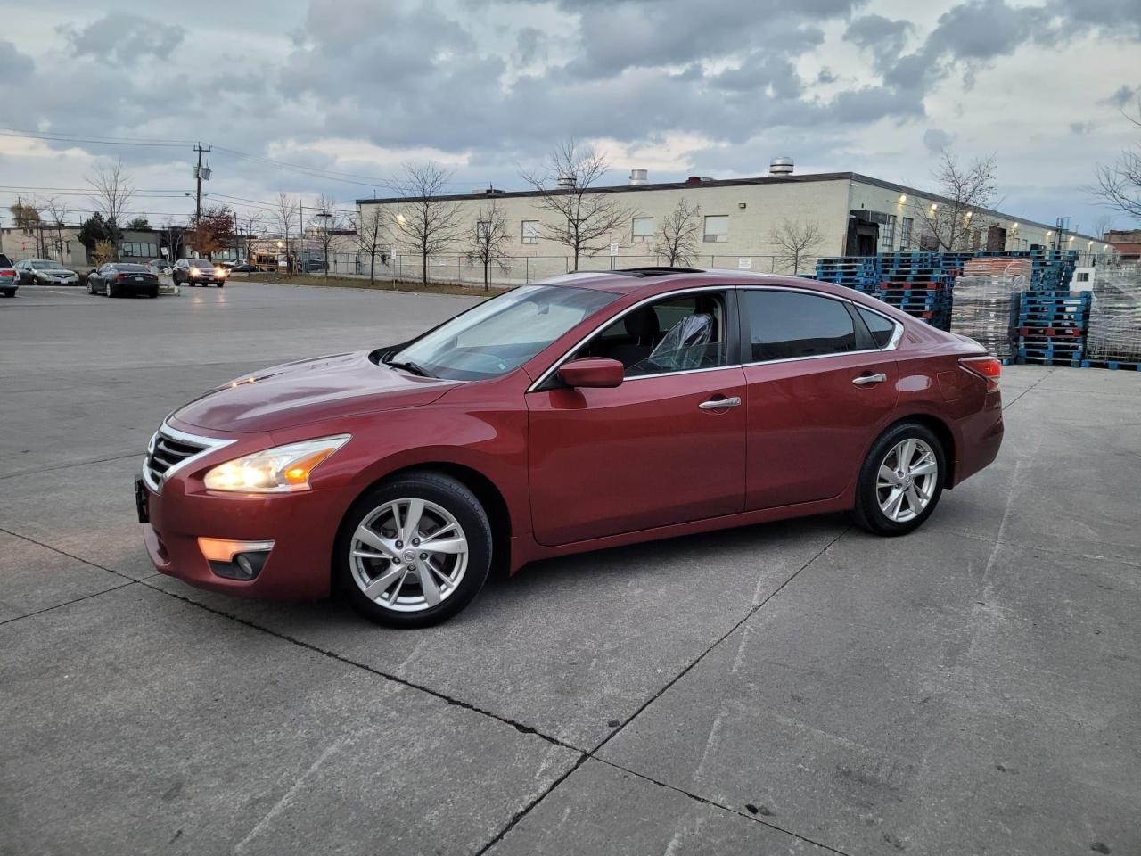 2015 Nissan Altima SV, Automatic, Sunroof, 4 door, 3/Y Warranty avail