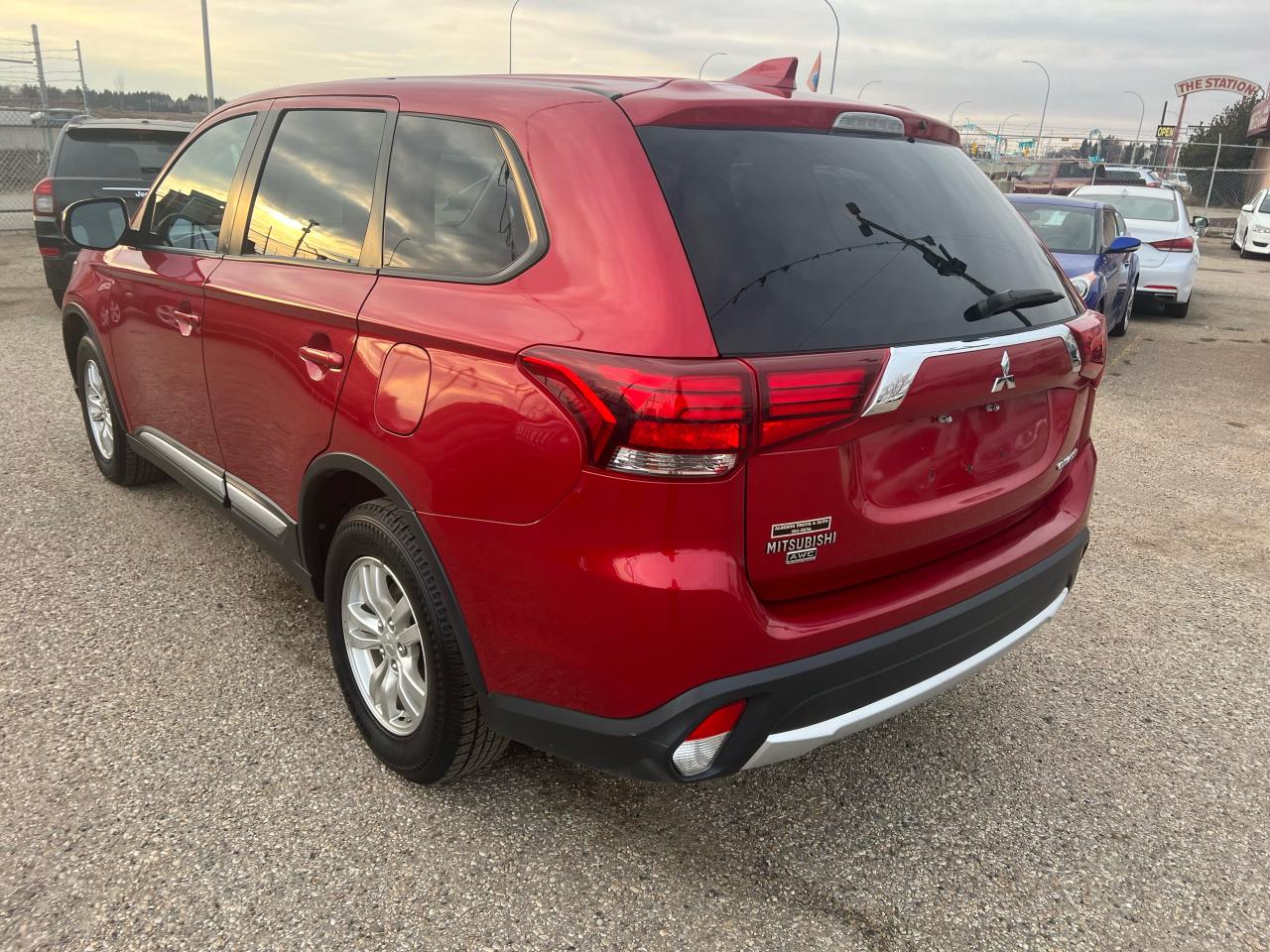 2018 Mitsubishi Outlander AWD Heated Seats Back Up Camera - Photo #4