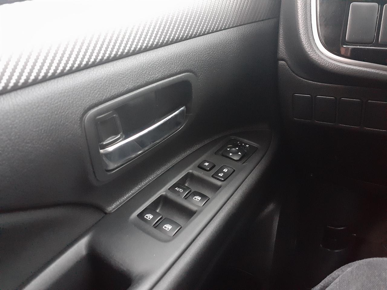 2018 Mitsubishi Outlander AWD Heated Seats Back Up Camera - Photo #21