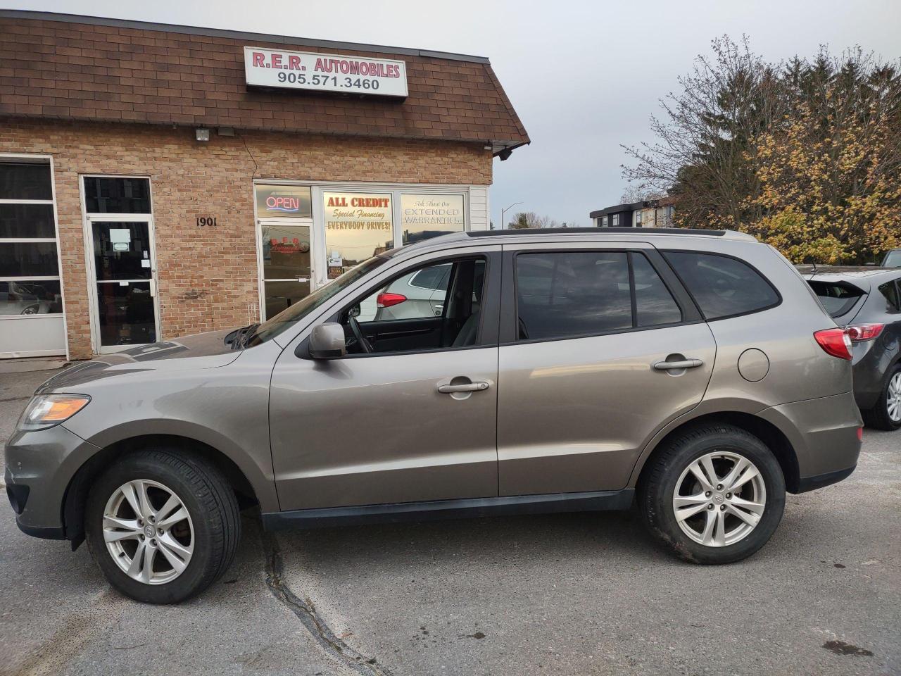 Used 2012 Hyundai Santa Fe AWD 4DR I4 AUTO GL PREMIUM for sale in Oshawa, ON