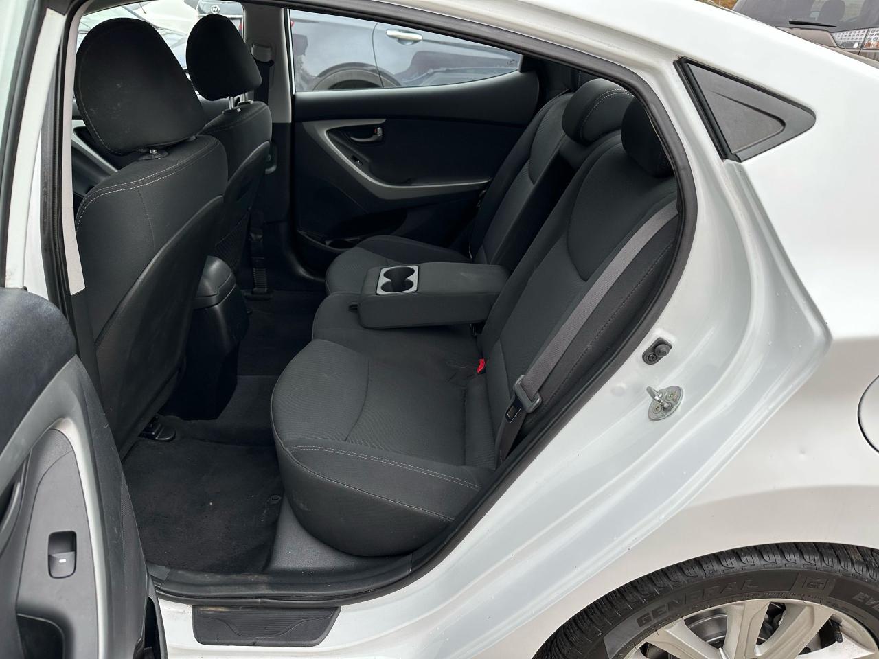 2015 Hyundai Elantra  - Photo #7