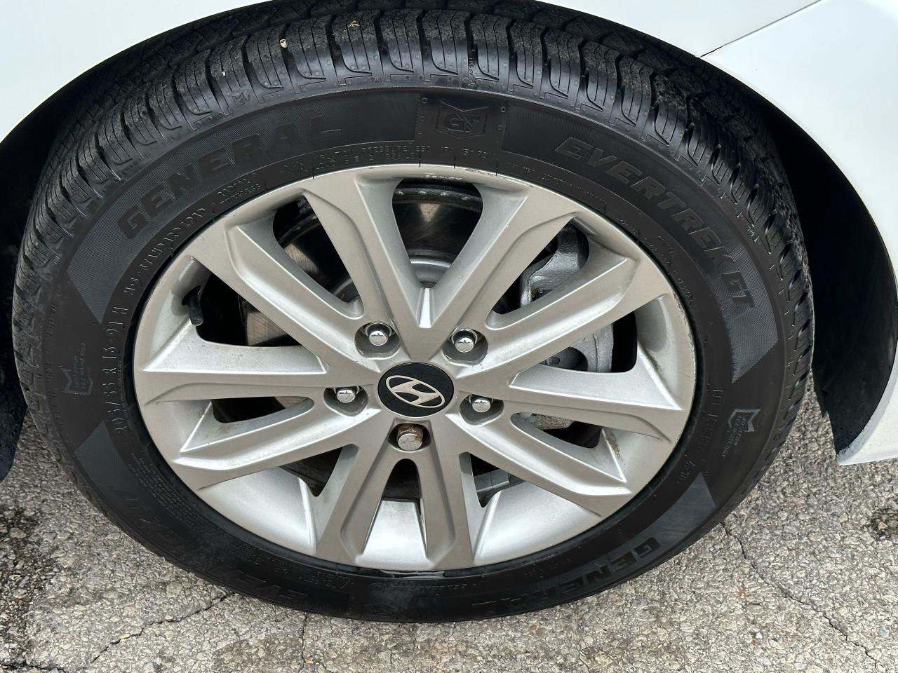 2015 Hyundai Elantra  - Photo #13