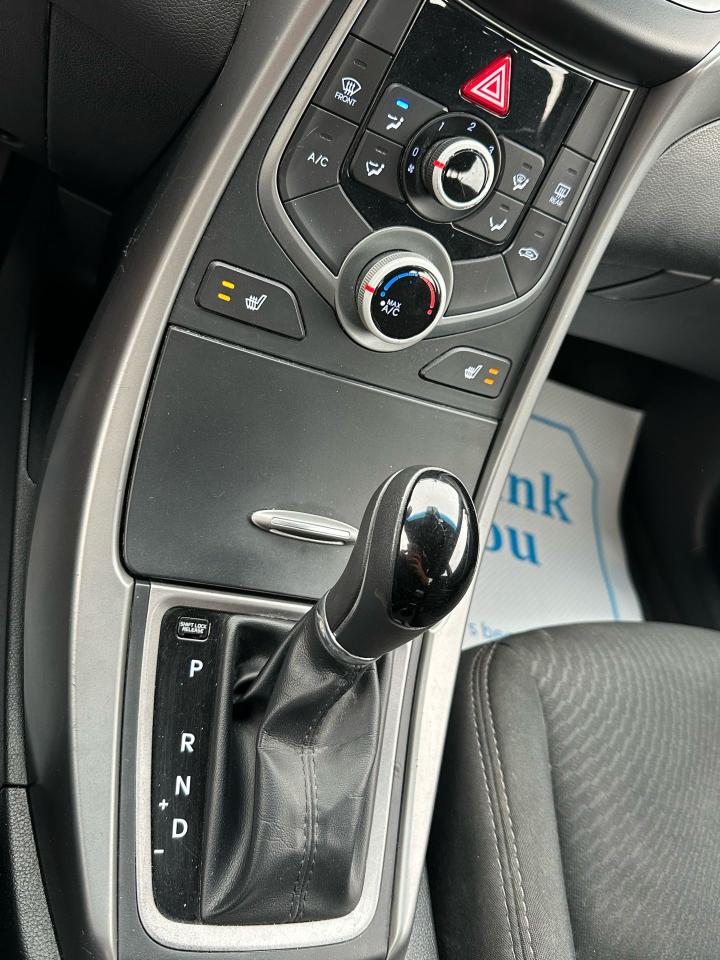 2015 Hyundai Elantra  - Photo #12