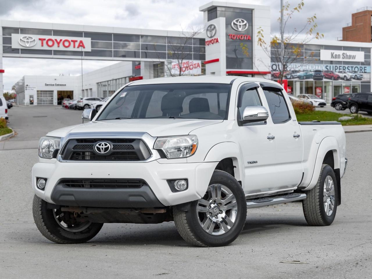 Used 2015 Toyota Tacoma Limited V6! Navigation / Leather / Heated Seats for sale in Toronto, ON