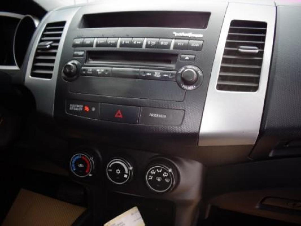 2008 Mitsubishi Outlander 4WD 4dr LS Photo3