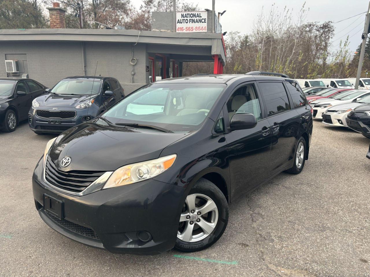 Used 2012 Toyota Sienna 416)565-8644,8PASS,CAM,SAFETY+3YEARS WARRANTY INCL for sale in Richmond Hill, ON