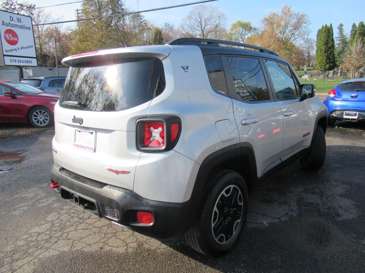 2016 Jeep Renegade 4WD 4dr Trailhawk - Photo #3