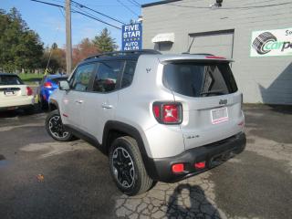 2016 Jeep Renegade 4WD 4dr Trailhawk - Photo #4