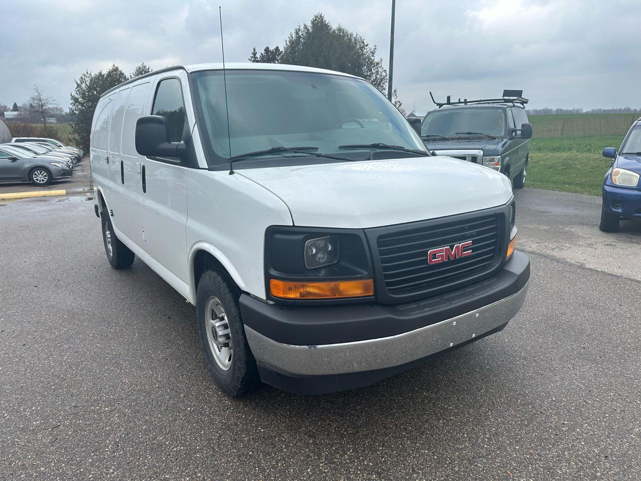 2017 GMC Savana  - Photo #1