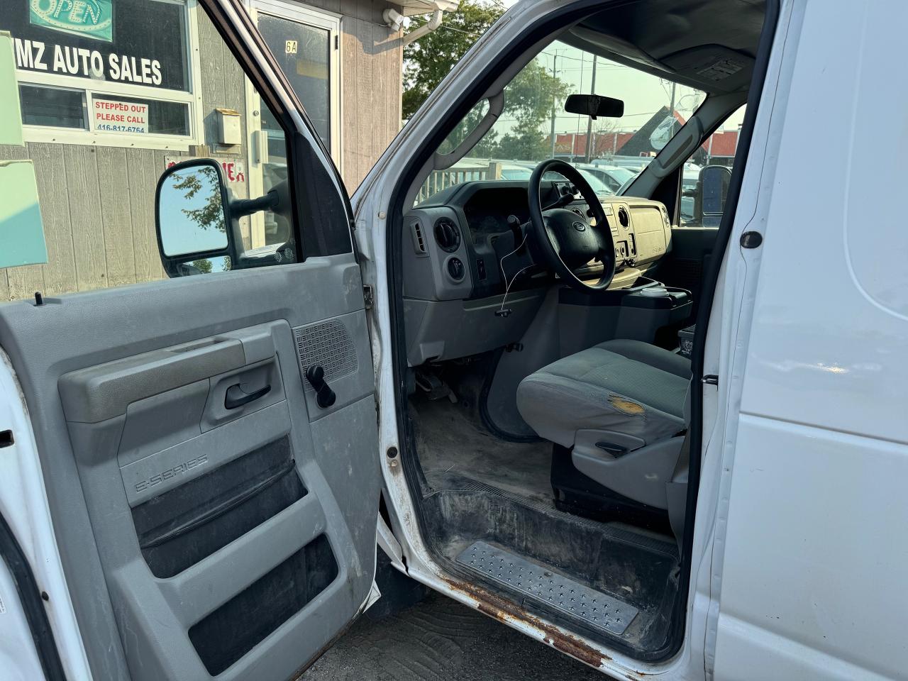 2012 Ford Econoline E-150 Commercial - Photo #13