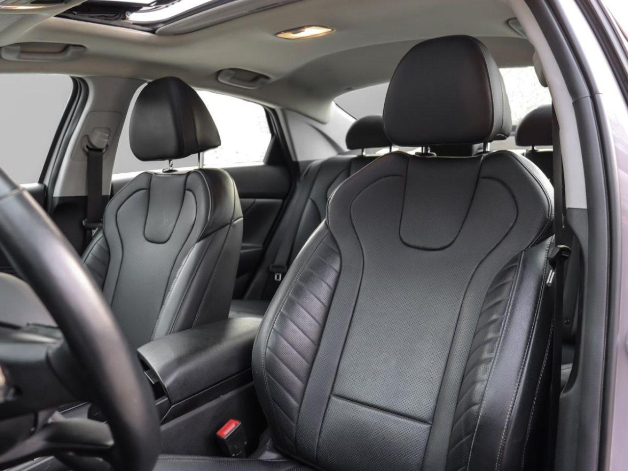 2022 Hyundai Elantra HybridUltimateNavigationRemoteStarterHeatedSeats Photo
