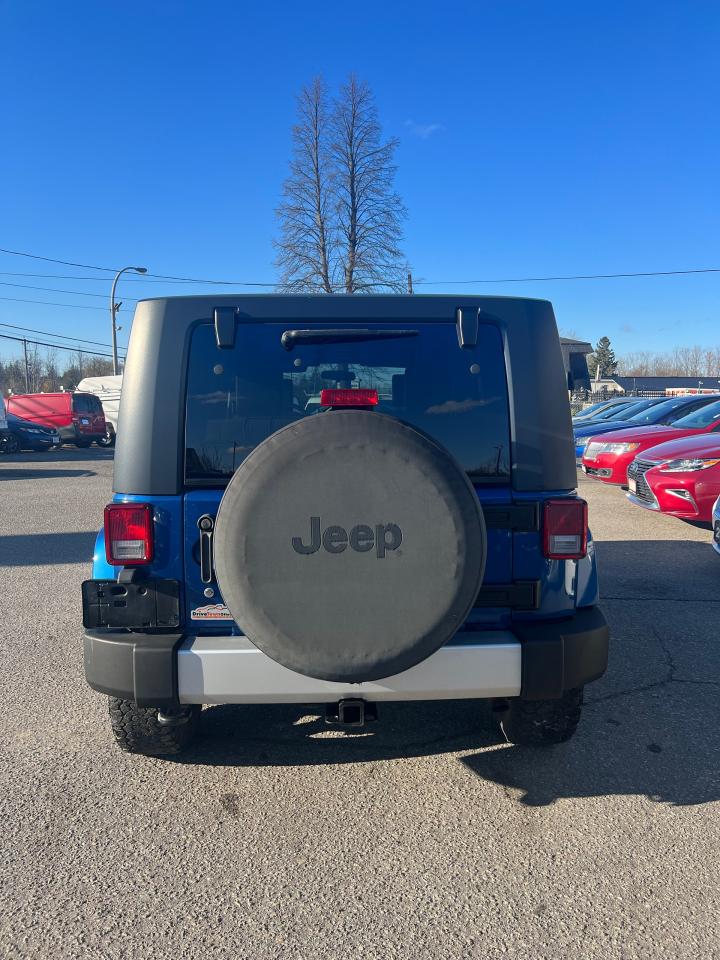 2010 Jeep Wrangler 4WD 4DR SAHARA Photo3