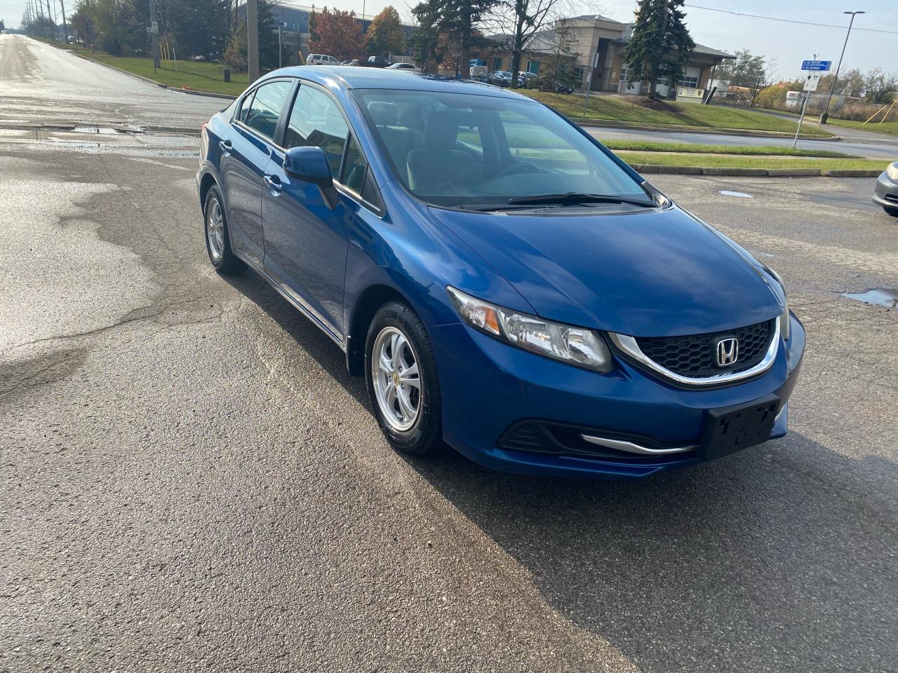 Used 2013 Honda Civic 4dr Auto LX for sale in Ajax, ON