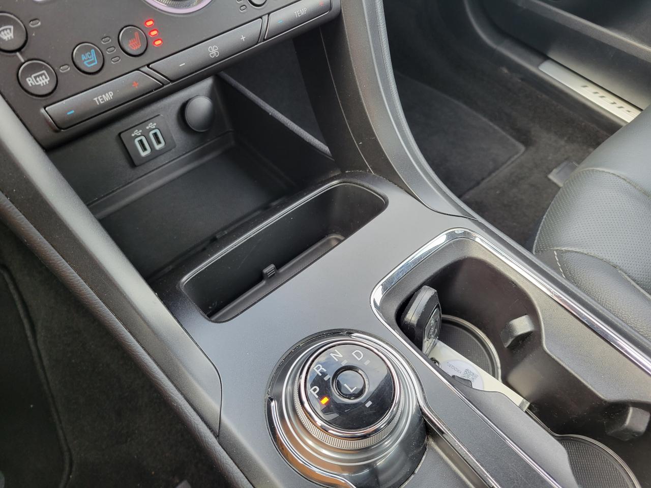 2019 Ford Fusion Hybrid Titanium Photo5
