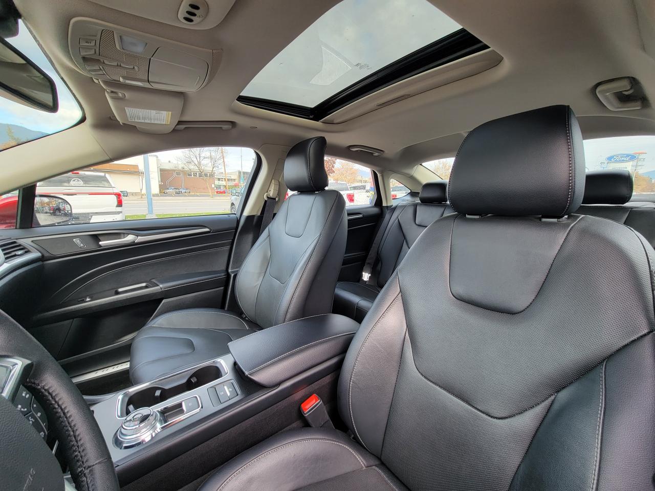 2019 Ford Fusion Hybrid Titanium Photo5