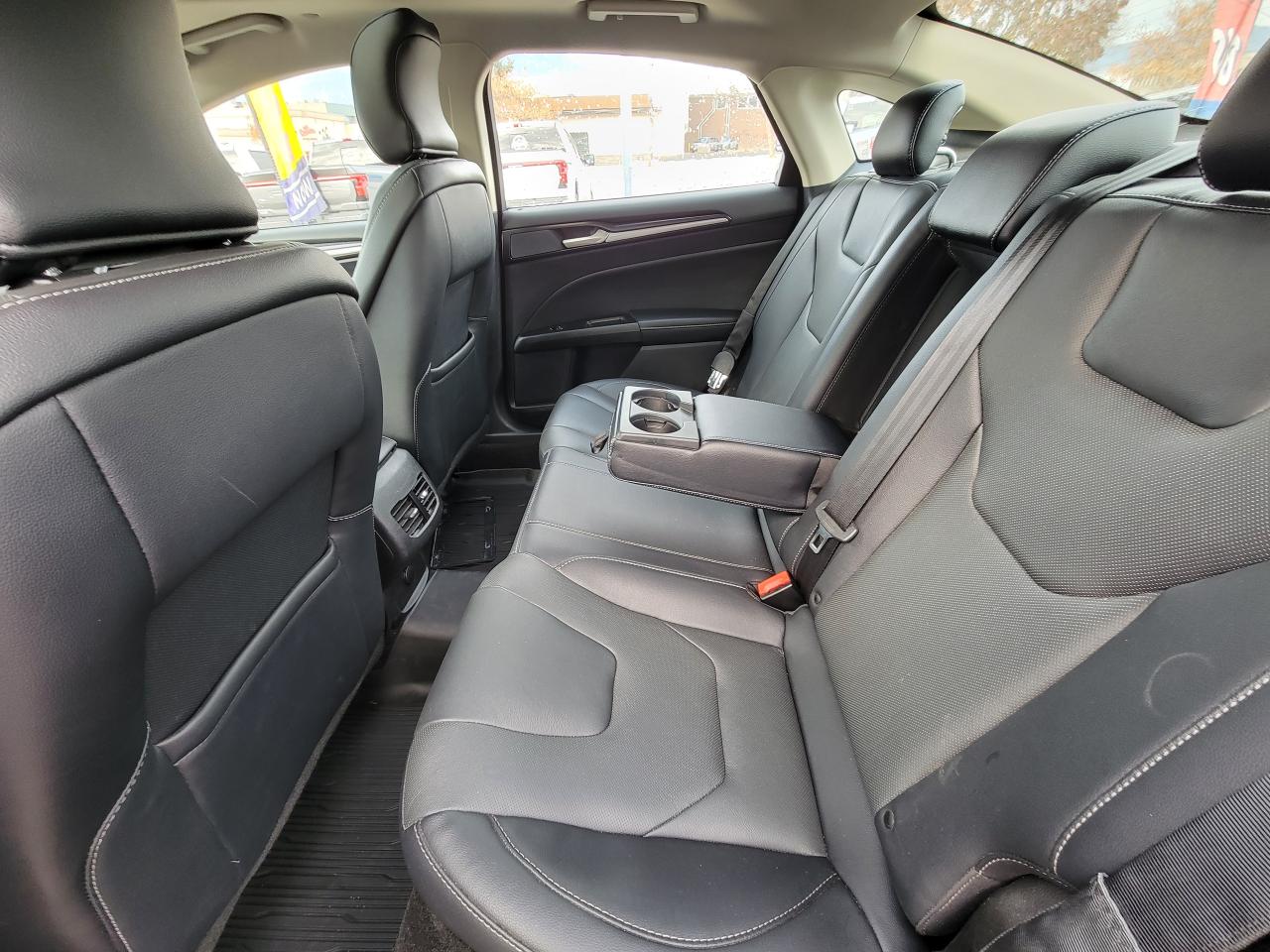 2019 Ford Fusion Hybrid Titanium Photo5