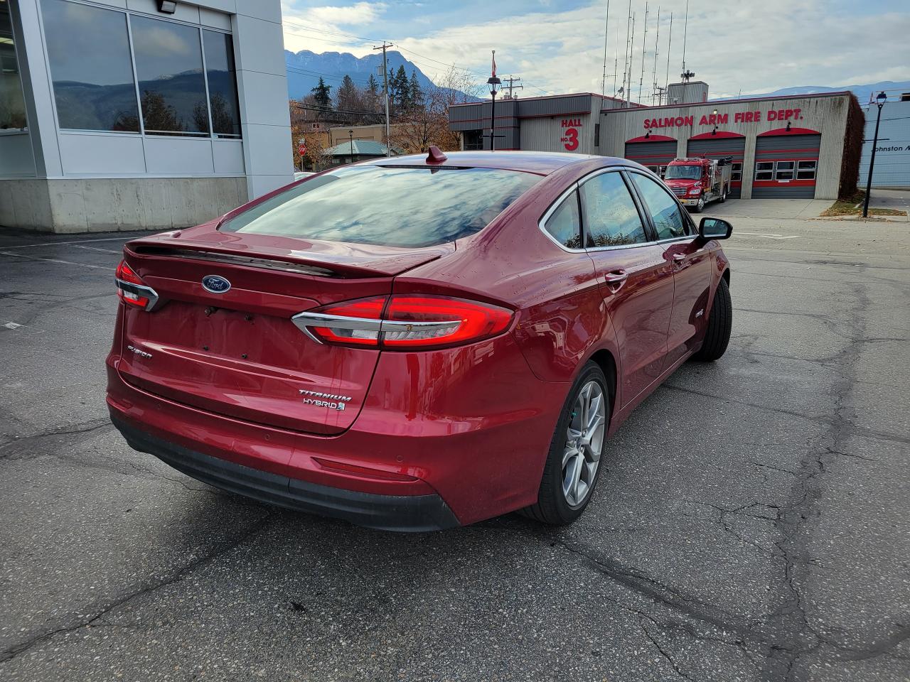 2019 Ford Fusion Hybrid Titanium Photo5