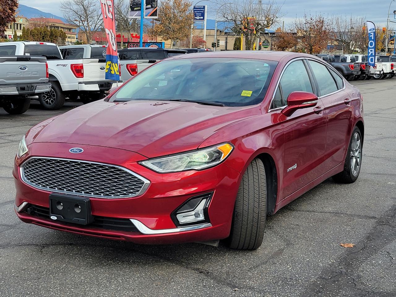 2019 Ford Fusion Hybrid Titanium Photo2