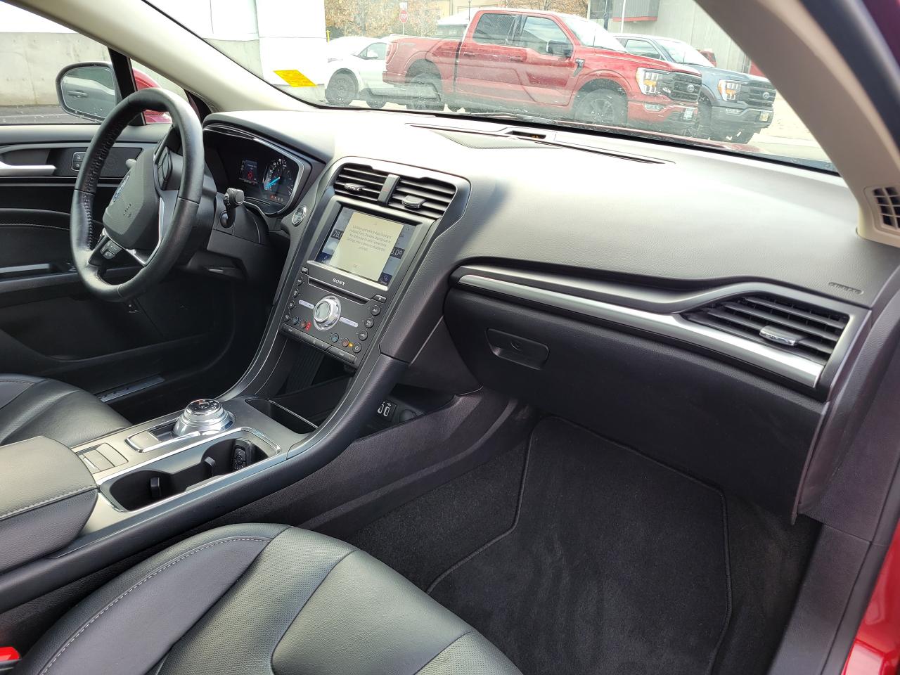 2019 Ford Fusion Hybrid Titanium Photo5